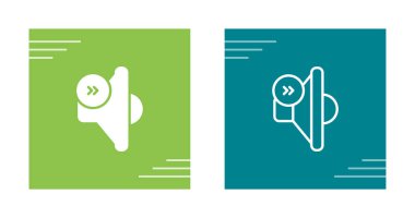 Renkli arka planlarda iki özetlenmiş megafon simgesi