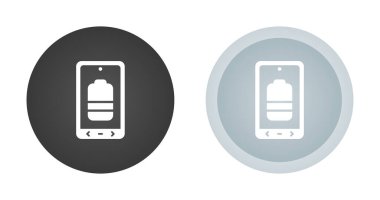 Ekranlarda şarj eden pil göstergelerine sahip akıllı telefonların yer aldığı en küçük web simgeleri.