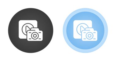 Beyaz arkaplanda daire simgeleri olan bilgisayar monitörleri, vektör illüzyonu    