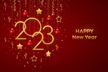 Mutlu 2023 yılları. Parlayan üç boyutlu metalik yıldızlar, toplar ve kırmızı arka planda konfetilerle birlikte 2023 numaralı altın metalik numaralar asılıyor. Yeni yıl tebrik kartı, afiş şablonu. Gerçekçi Vektör illüstrasyonu