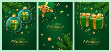 Noel kartı seti. Altın yaylı gerçekçi yeşil hediye kutusu, çam dalları, altın yıldızlar ve parıltılı konfeti, mücevherler. Xmas ve yeni yıl geçmişi, afiş, kapak, poster, tebrik kartları. Vektör