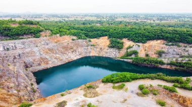 Phichit, THAILAND - 4 Mayıs 2022: Güneydoğu Asya 'nın en büyük altın madenciliği olan Akara Madencilik Kaynakları' nda çalışma alanı resmi.