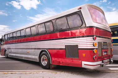 Otobüs aracı CMA Flecha Azul vII Scania K113 CL 1998, Barueri kentinde düzenlenen Otobüs Brezilya Festivali 2022 gösterisinde sergileniyor..