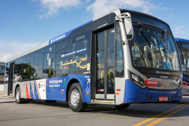 Otobüs aracı Caio Millennium IV. Mercedes-Benz O-500U BlueTec 5, Brezilya 'nın Barueri kentinde düzenlenen 2022 Otobüs Brezilya Festivali' nde sergileniyor..