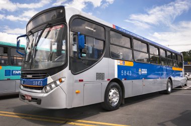 Otobüs aracı Caio Apache Vip III Volksbus 17-230 OD Euro V (2013), Barueri şehrinde düzenlenen Brezilya Otobüs Festivali 2022 'de sergilenmektedir..