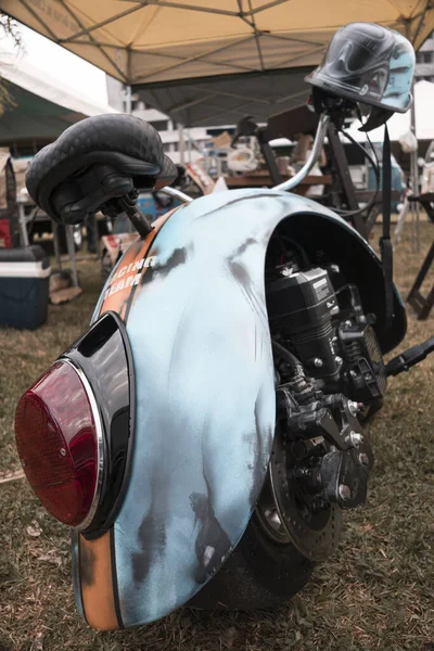 在巴西隆德里纳市的一个老式汽车展销会上 一辆摩托车的尾灯正在展出 年度古董车会议 — 图库照片