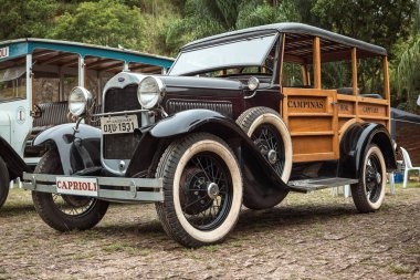 Ford 1931 el yapımı otobüs, Brezilya 'nın Campinas kentinde düzenlenen Brezilya Otobüs Festivali' nin 19 sayısında sergilenmektedir..