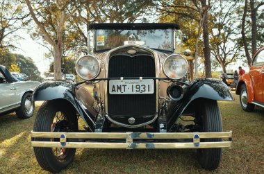 Ford 1931, Brezilya 'nın Londrina kentindeki klasik arabaların aylık toplantısında sergileniyor..