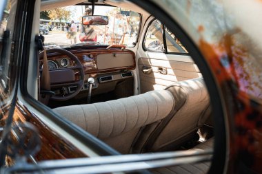 1973 'te üretilen bir Volkswagen Fusca Beetle' ın iç görüntüsü.