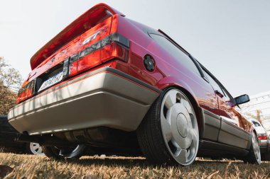 1994 model Volkswagen Gol 2000 GTi 'nin arka görüntüsü Güney Brezilya' nın Londrina kentindeki Üçüncü Antik Otomobil Günü 'nde sergileniyor..