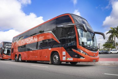 Otobüs Marcopolo Paradiso G8 1800 DD Volvo B460R 2024, Brezilya 'nın Barueri kentinde düzenlenen Brasil Festivali 2024 numaralı otobüs fuarında sergileniyor..