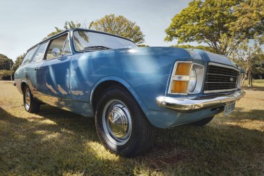 1976 GM Caravan, Brezilya 'nın Londrina kentindeki klasik arabaların aylık toplantısında sergilenecek.