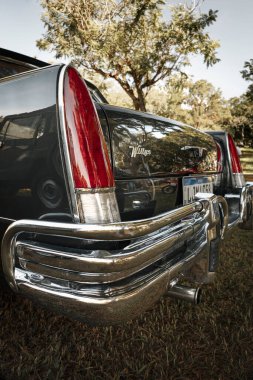 1978 Ford Maverick 302 V8 Brezilya 'nın Londrina kentindeki Üçüncü Antik Otomobil Günü' nde sergileniyor..