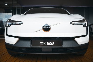 Volvo EX30 modern ve minimalist tasarımı olan kompakt elektrikli SUV