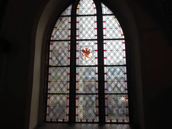 波兰Darlowo城堡的玻璃窗 — 图库照片