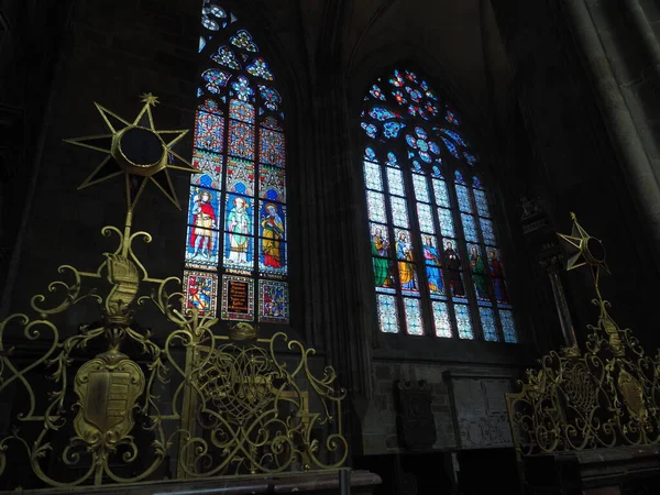 Una Colorida Vidriera Catedral San Vitus Praga República Checa — Foto de Stock
