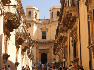  Montevergine Kilisesi (Noto Sicilya İtalya)