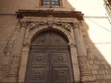 Sicilya 'da bir sarayın alçak açılı görüntüsü