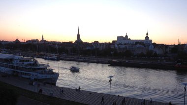 Batı Oder Nehri, St. James Katedrali ve Pomeranya Dükü 'nün Şatosu.