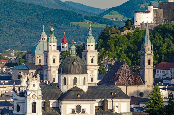 Salzburg Ausztria Városa Kilátás Régi Város Történelmi Központ Kollegiális Templom — Stock Fotó