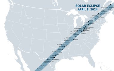 Büyük Amerikan Toplam Güneş tutulması 8 Nisan 2024. Bütünlük yolundaki şehirlerin isimlerini içeren siyasi harita. Kuzey Amerika 'da görülebilir, Meksika, Birleşik Devletler ve Kanada üzerinden geçiyor..