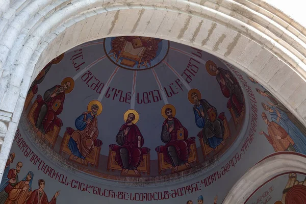 Shota Rustaveli, Tiflis - Gürcistan - 06.25.2023: Azizlerin Fresco tablosu, Aziz George Kashveti Kilisesi, Yaz 2023