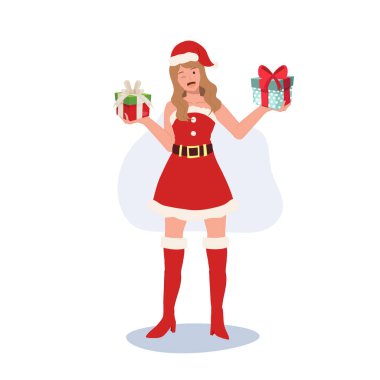 Noel Baba kostümlü gülümseyen genç kadın. Noel Baba kıyafetli güzel kız. Şenlikli Tatil Resimleri.