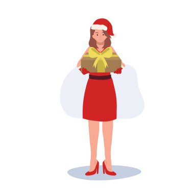 Noel Baba kostümlü gülümseyen genç kadın. Noel Baba kıyafetli güzel kız. Şenlikli Tatil Resimleri.