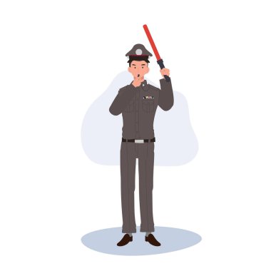 Suç Önleme ve Güvenlik Konsepti. Taylandlı Üniformalı Polis memuru Bowling Islık Çalıyor ve Işık Sopası Tutuyor