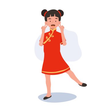 Geleneksel Çin kıyafetli şirin küçük çocuk barış eli hareketi yapıyor.