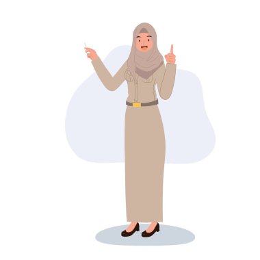 Tayland hükümeti üniformalı bayan öğretmen öğrencilere ders veriyor, sınıfta öğretmenlik yapıyor.