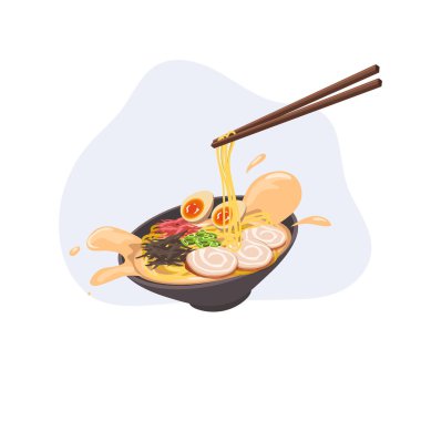 Erişteli ramen kasesi kaynamış yumurta ve Japon yemek menüleri için mükemmel malzemeler.