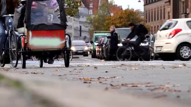 Koppenhága Dánia Kerékpárosok Andersens Körúton Belvárosban — Stock videók