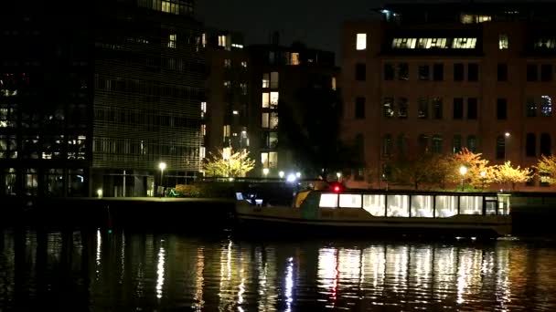 Koppenhága Dánia Egy Elektromos Személyszállító Komp Egy Vízibusz Éjszaka Koppenhágai — Stock videók