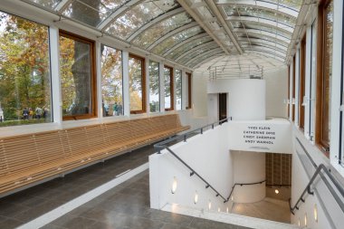 Kopenhag Danimarka Modern Sanatlar Müzesi 'nin koridoru.