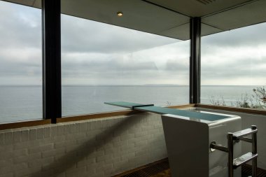 Kopenhag Danimarka Louisiana Modern Sanatlar Müzesi 'nde ünlü bir dahili dalış tahtası..