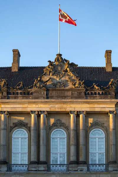 Copenhague Dinamarca Una Bandera Palacio Amalienborg Que Representa Otros Miembros — Foto de Stock