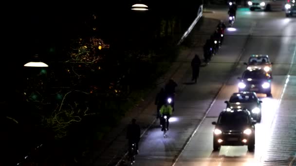 コペンハーゲン デンマーク自転車 ヴィガーズロフの車バルビー地区の一晩中 — ストック動画