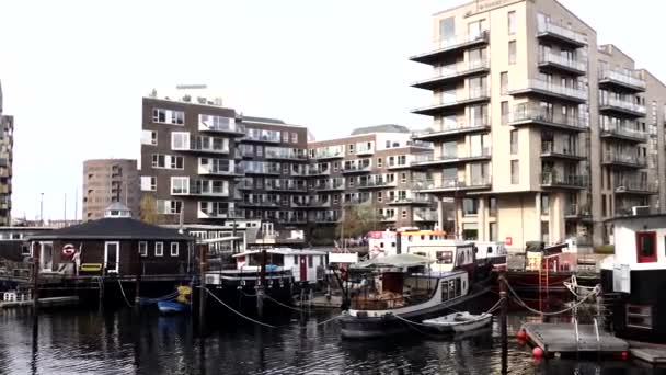 Kopenhagen Dänemark Hausboote Und Moderne Wohnhäuser Stadtteil Tommergraven — Stockvideo