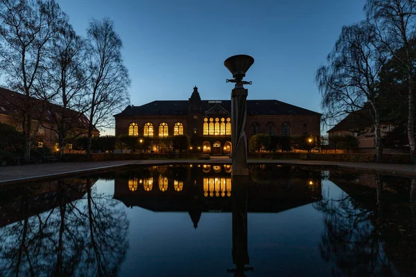Copenhague Dinamarca Fachada Traseira Biblioteca Real Amanhecer Fonte — Fotografia de Stock