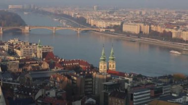 Budapeşte, Macaristan Şehir silueti ve Tuna Nehri.