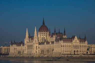 Budapeşte, Macaristan Parlamento ve Tuna Nehri manzarası.