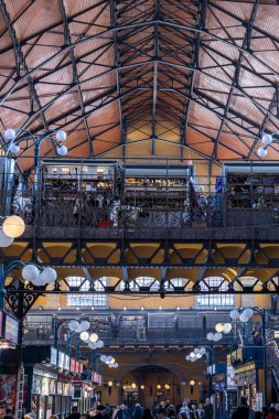 Budapeşte, Macaristan Merkez Pazar Salonunun ana caddesi