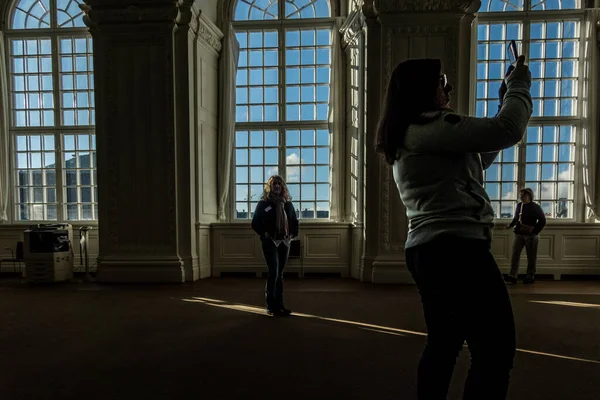 Копенгаген Дания Туристы Посещают Палату Здании Парламента Дании Фолькетинге Дворце — стоковое фото
