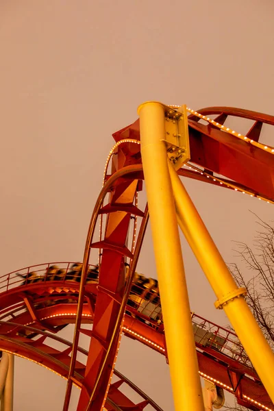 Κοπεγχάγη Δανία Swooshing Rollercoaster Tivoli Gardens — Φωτογραφία Αρχείου