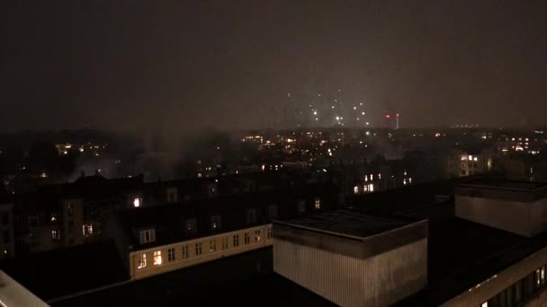 Κοπεγχάγη Δανία Ένα Μπαράζ Πυροτεχνημάτων Πάνω Από Τον Ορίζοντα Της — Αρχείο Βίντεο