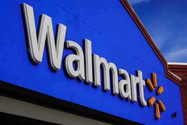 stock image Prince Frederick, Maryland USA  The entrance and sign to A Wlmart superstore.