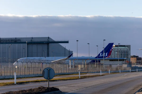 Copenhague Dinamarca Avião Sas Scandinavian Airlines Fica Asfalto Aeroporto Kastrup — Fotografia de Stock