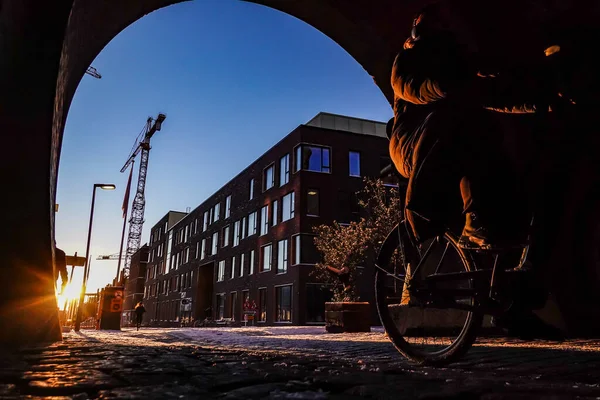 Koppenhága Dánia Hajnalban Biciklis Régi Carlsberg Sörfőzdében — Stock Fotó
