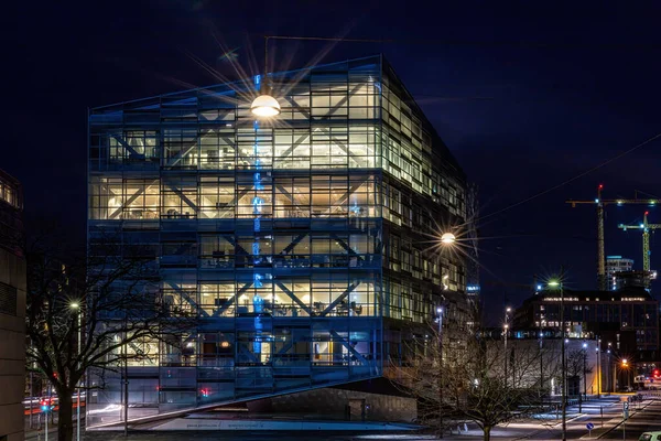 Koppenhága Dánia Mérföldkő Modern Alatt Krystallen Épület Belvárosban Éjszaka — Stock Fotó